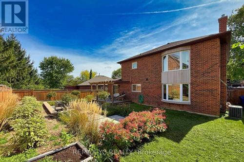 4 Simmons Crescent, Aurora, ON 