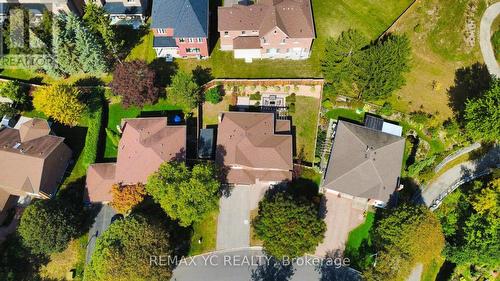 4 Simmons Crescent, Aurora, ON 