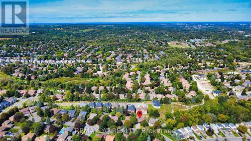 4 Simmons Crescent, Aurora, ON 