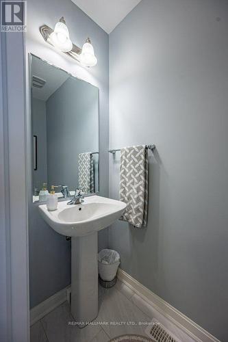 29 Ness Drive, Richmond Hill, ON 