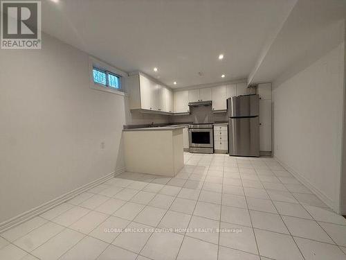 LOWER - 66 FOUNDRY CRESCENT , Markham, Ontario L3P 6N7 5