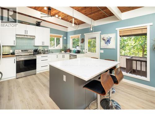 2475 Dunsmuir Road, Kelowna, BC 