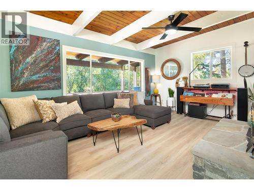 2475 Dunsmuir Road, Kelowna, BC 