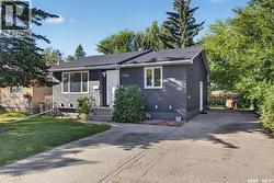 1944 Dewdney AVENUE Regina, SK S4N 4C8
