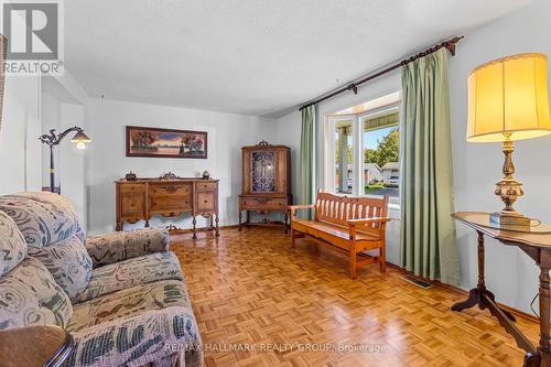 2376 Blackstone Crescent, Ottawa, ON 