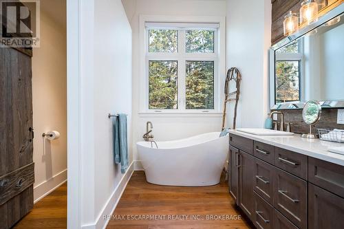 4 Buckingham Boulevard, Collingwood, ON 