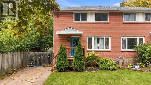 819 Elizabeth Avenue, Sarnia, ON 