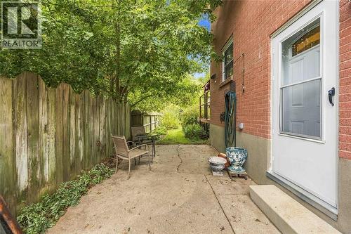 819 Elizabeth Avenue, Sarnia, ON 