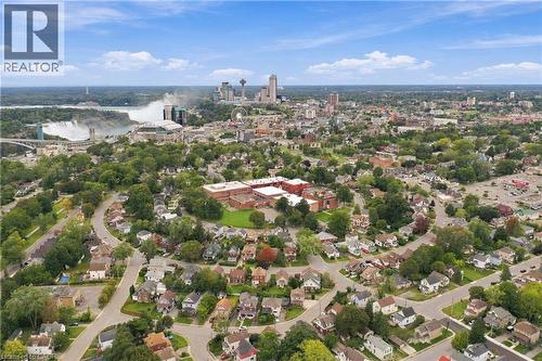 5098 St Lawrence Avenue, Niagara Falls, ON 