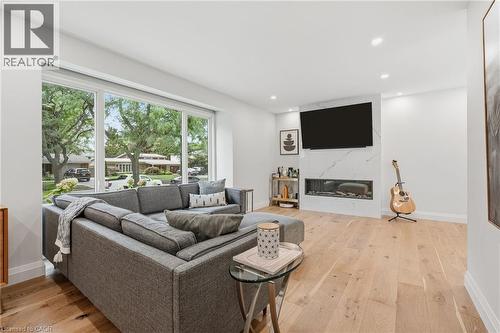 3368 Guildwood Drive, Burlington, ON 