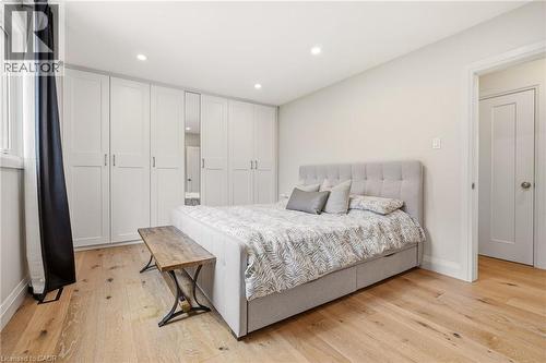 3368 Guildwood Drive, Burlington, ON 