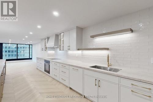 1009 - 110 Bloor Street W, Toronto, ON 
