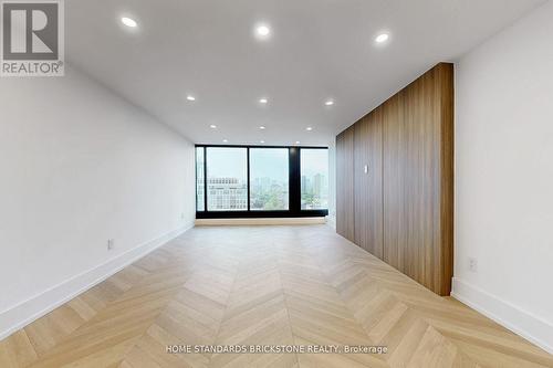 1009 - 110 Bloor Street W, Toronto, ON 