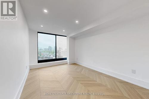 1009 - 110 Bloor Street W, Toronto, ON 