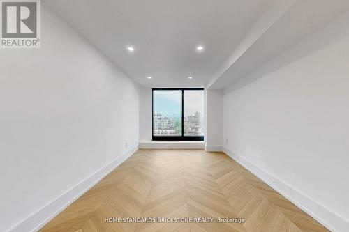 1009 - 110 Bloor Street W, Toronto, ON 