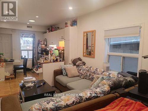 1191 Woodbine Avenue, Toronto, ON 