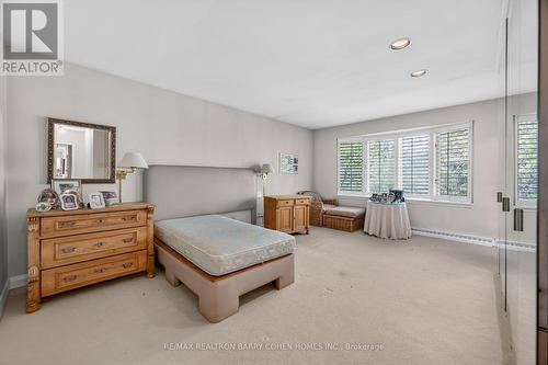 18 Brian Cliff Drive, Toronto, ON 