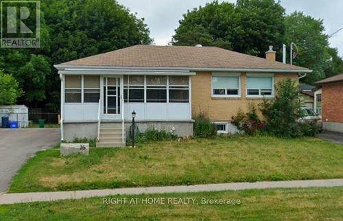 LOWER - 35 OAK STREET , Barrie, Ontario L4M 3V3 2
