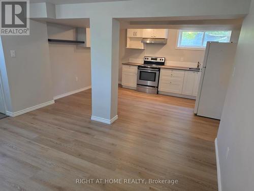 LOWER - 35 OAK STREET , Barrie, Ontario L4M 3V3 4