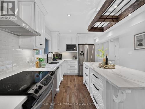 1302 Hillview Crescent, Oakville, ON 