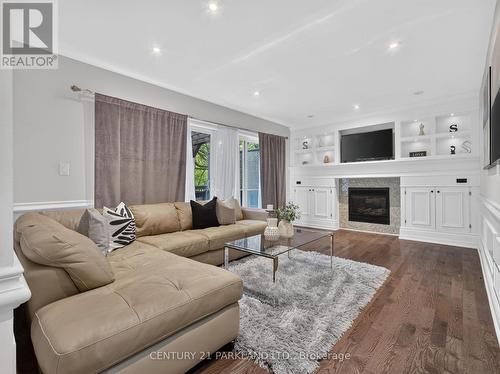 1302 Hillview Crescent, Oakville, ON 