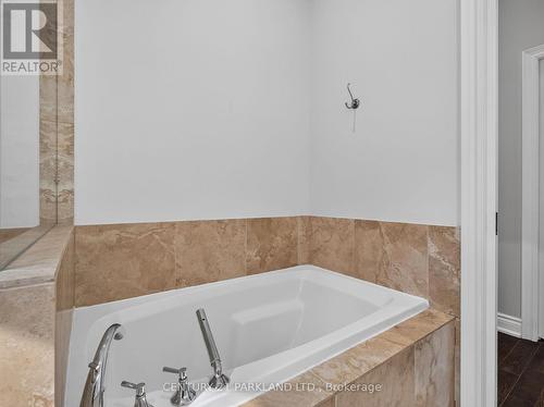 1302 Hillview Crescent, Oakville, ON 