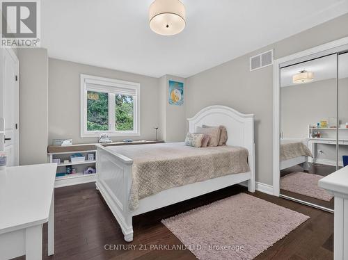 1302 Hillview Crescent, Oakville, ON 