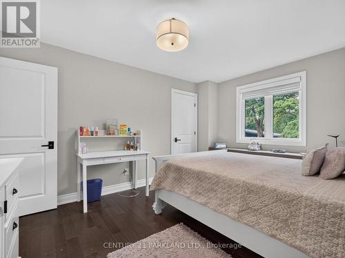 1302 Hillview Crescent, Oakville, ON 