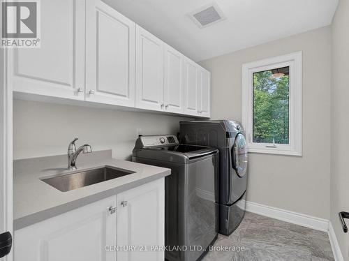 1302 Hillview Crescent, Oakville, ON 