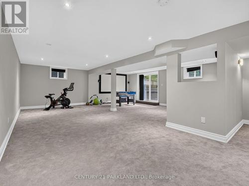1302 Hillview Crescent, Oakville, ON 