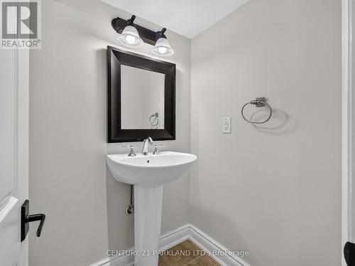 1302 Hillview Crescent, Oakville, ON 