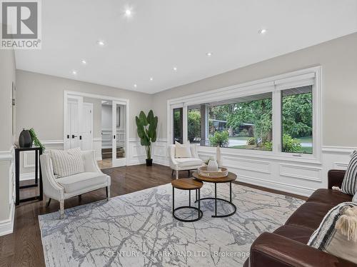 1302 Hillview Crescent, Oakville, ON 