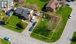 176 OAKRIDGE BOULEVARD Ottawa, ON K2G 2V2