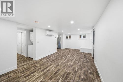 990 VICTORIA AVENUE Unit# 2 , Windsor, Ontario N9A 4N5 5