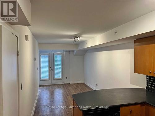 211 - 415 JARVIS STREET , Toronto (Cabbagetown-South St. James Town), Ontario M4Y 3C1 4