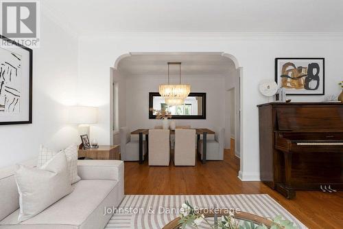 4 Lyndhurst Court, Toronto, ON 