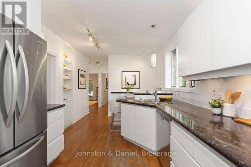 4 Lyndhurst Court, Toronto, ON 