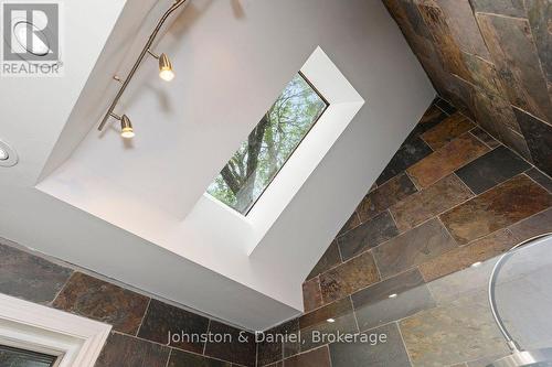 4 Lyndhurst Court, Toronto, ON 