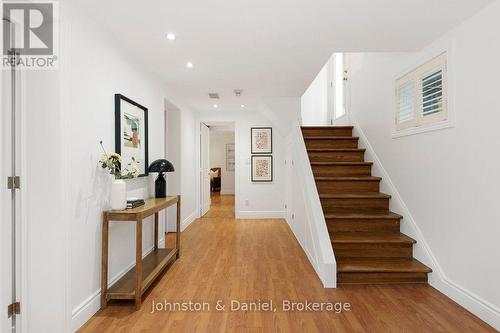 4 Lyndhurst Court, Toronto, ON 