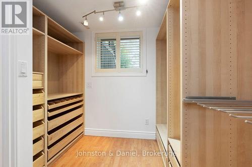 4 Lyndhurst Court, Toronto, ON 