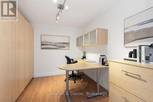 4 Lyndhurst Court, Toronto, ON 