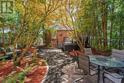 4 Lyndhurst Court, Toronto, ON 