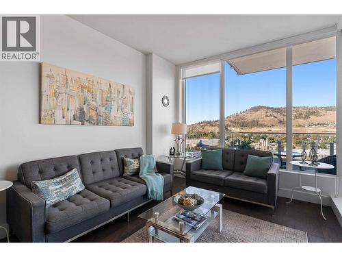 Living area with loads of natural light - 1181 Sunset Drive Unit# 1401, Kelowna, BC 