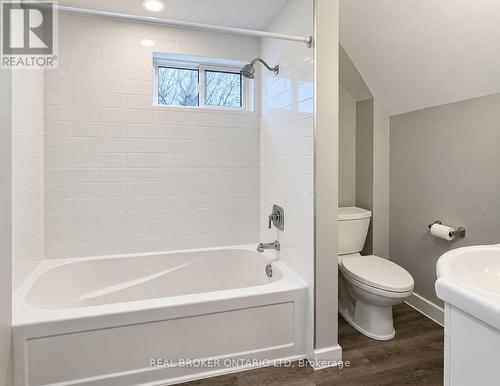 Upper - Bathroom - 31 Myrtle Street, St. Thomas, ON 