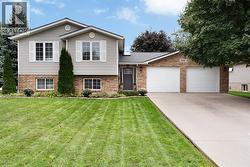 856 LAWNDALE Kingsville, ON N9Y 3Y8