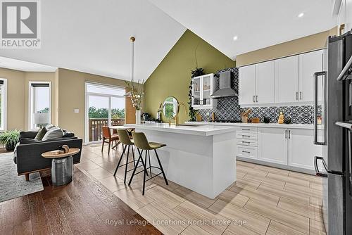 133 Trail Boulevard, Springwater (Centre Vespra), ON 