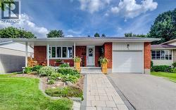 422 GRANGEWOOD Drive Waterloo, ON N2K 2E6