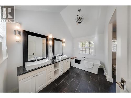 3732 5Th Avenue, Castlegar, BC 