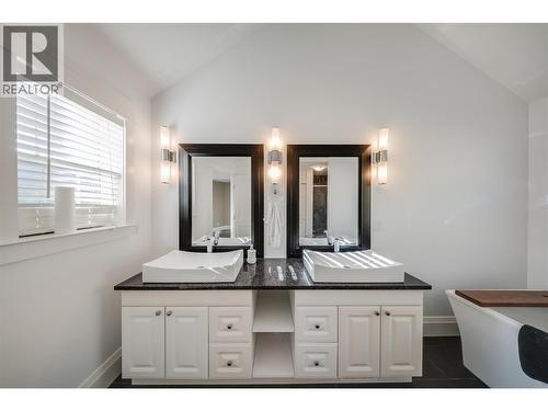 3732 5Th Avenue, Castlegar, BC 