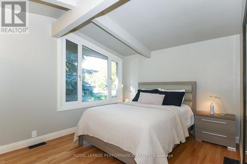 1554 Chomley Crescent, Ottawa, ON 